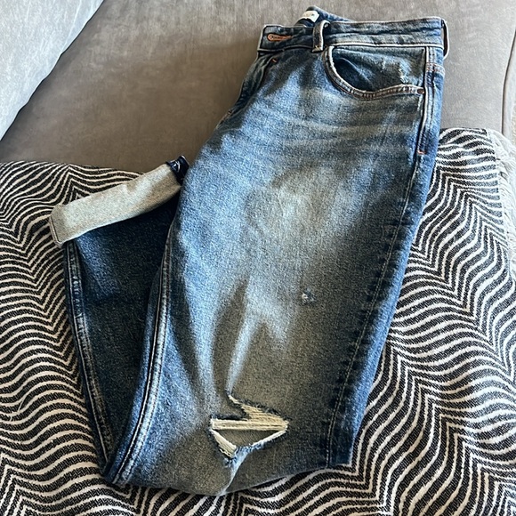 Low Rise Ripped Cuffed Up Jeans - Picture 8 of 8